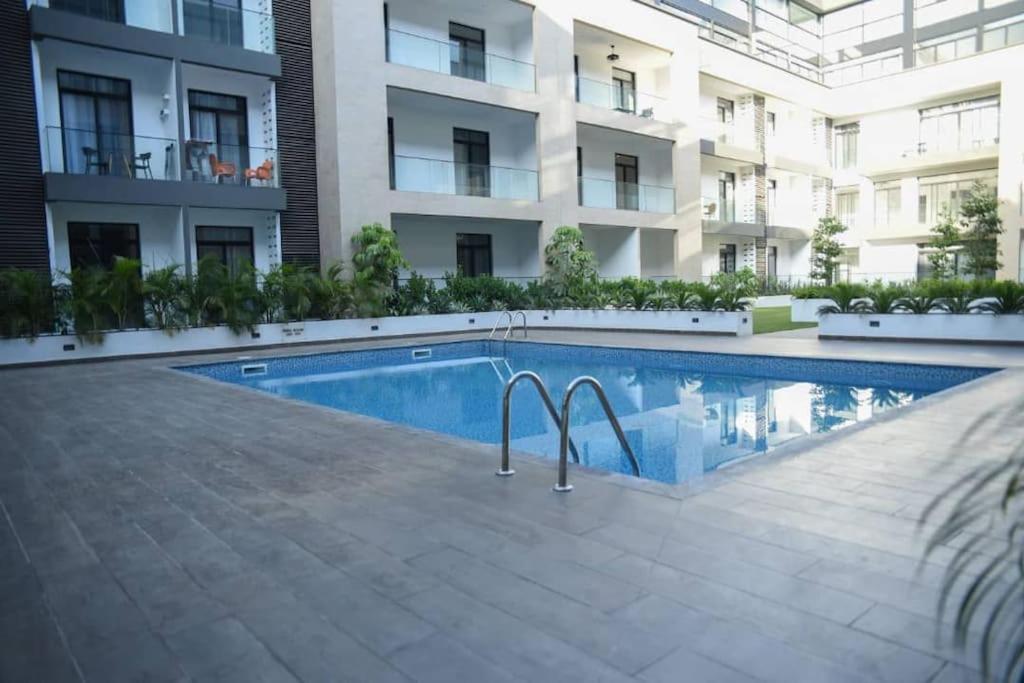 Pool View Apartment @Embassy Gardens Акра Екстериор снимка